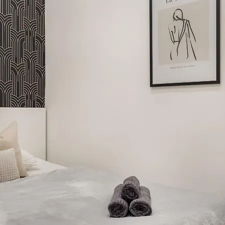 Apartment Casadeco Inspired Minimalist W/ New York Cafe Views