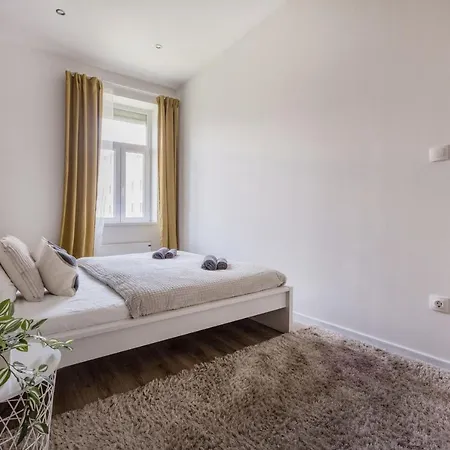 Casadeco Inspired Minimalist W/ New York Cafe Views Apartament Budapeszt