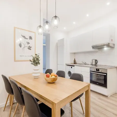 Apartment Casadeco Inspired Minimalist W/ New York Cafe Views *