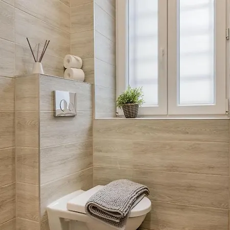 Apartment Casadeco Inspired Minimalist W/ New York Cafe Views Budapest