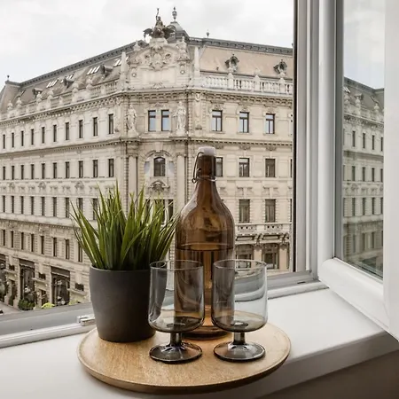 Casadeco Inspired Minimalist W/ New York Cafe Views Apartment Budapest