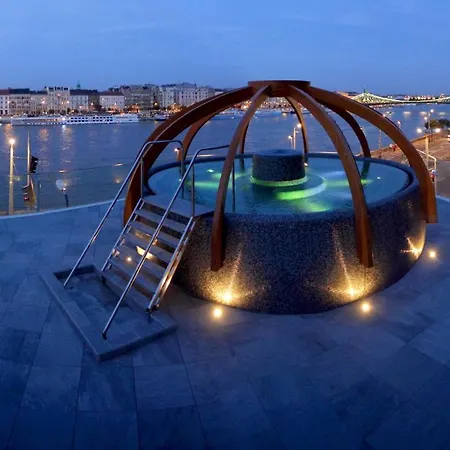 Appartamento Casadeco Inspired Minimalist W/ New York Cafe Views Budapest